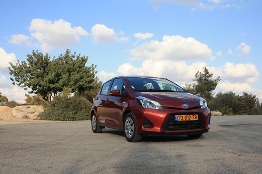 טויוטה יאריס הייבריד