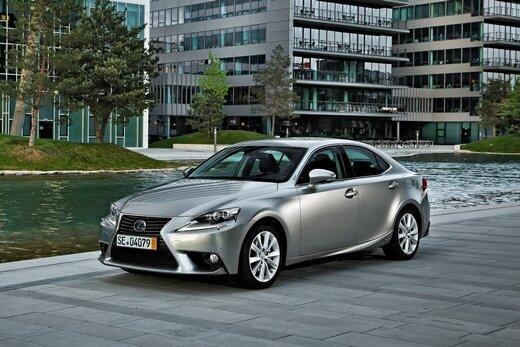 לקסוס  IS300h / צילומים: יצרן