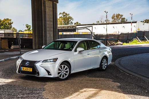לקסוס GS300h