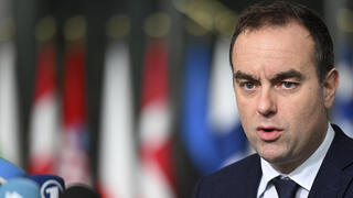 ראש ממשלה חדש של צרפת סבסטיאן לקורנו ארכיון