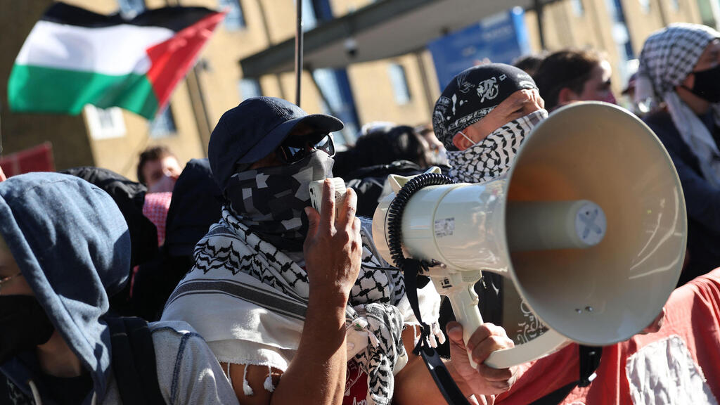 Pro-Palestinian protest in London (Photo: Toby Shepheard / AFP) הפגנות פרו פלסטיניות בלונדון