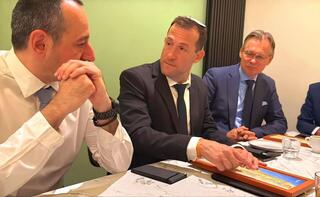 יוסי דגן ראש מועצת שומרון בבליץ פגישות עם  20 חברי פרלמנט אירופי בזמן נאום הסנקציות של נשיאת הנציבות האירופית