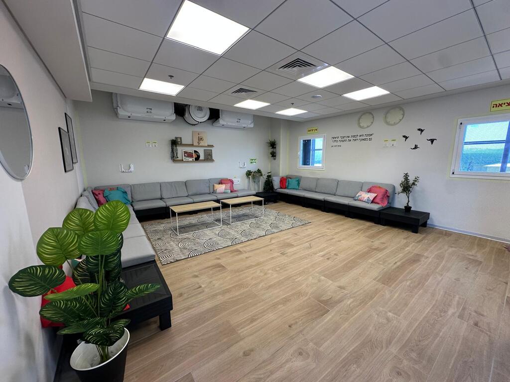 New home for lone soldiers at Hannaton 