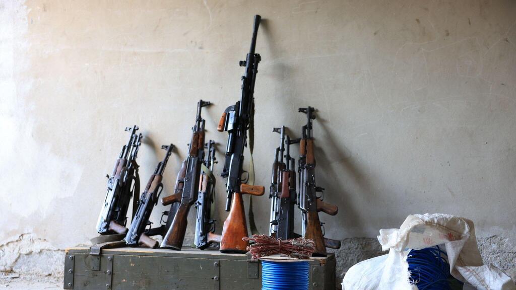 Изъятое у террористов оружие חברי חולייה של חיזבאללה נעצרו בסוריה