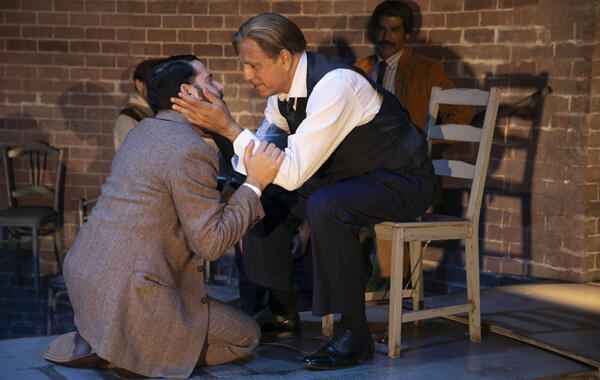 Матан Шавит и Игаль Саде в спектакле "Венецианский купец" 