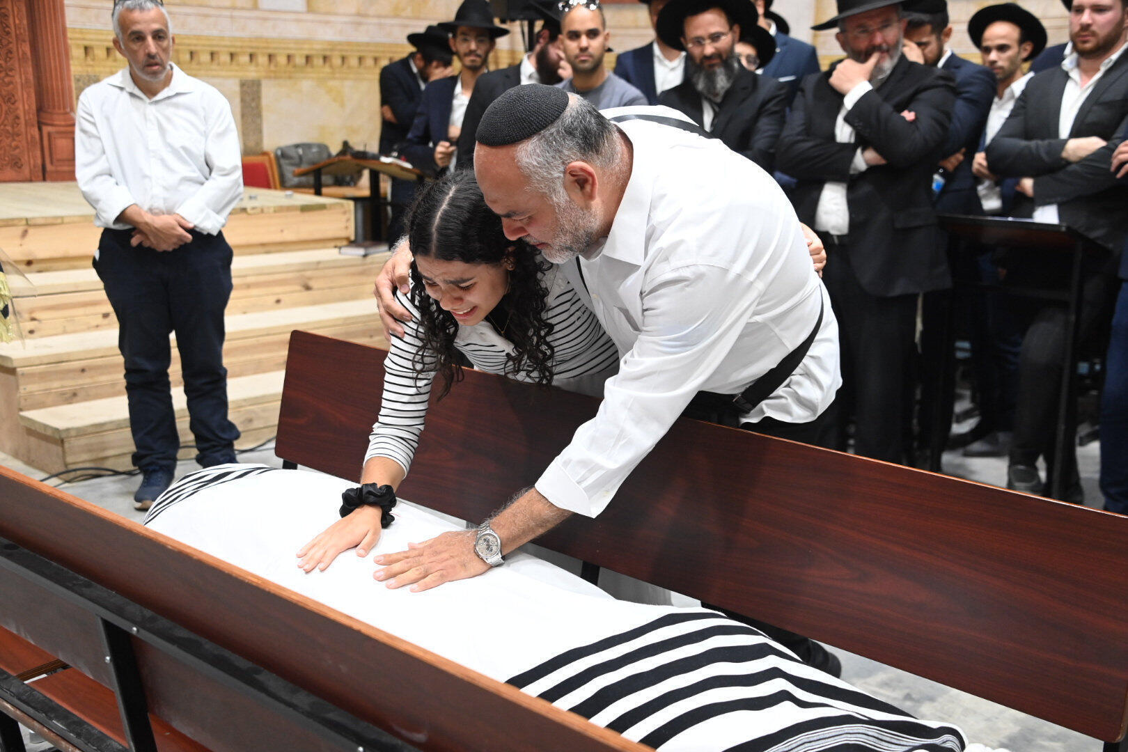 הלווייתו של יעקב פינטו ז"ל, שנרצח בפיגוע 