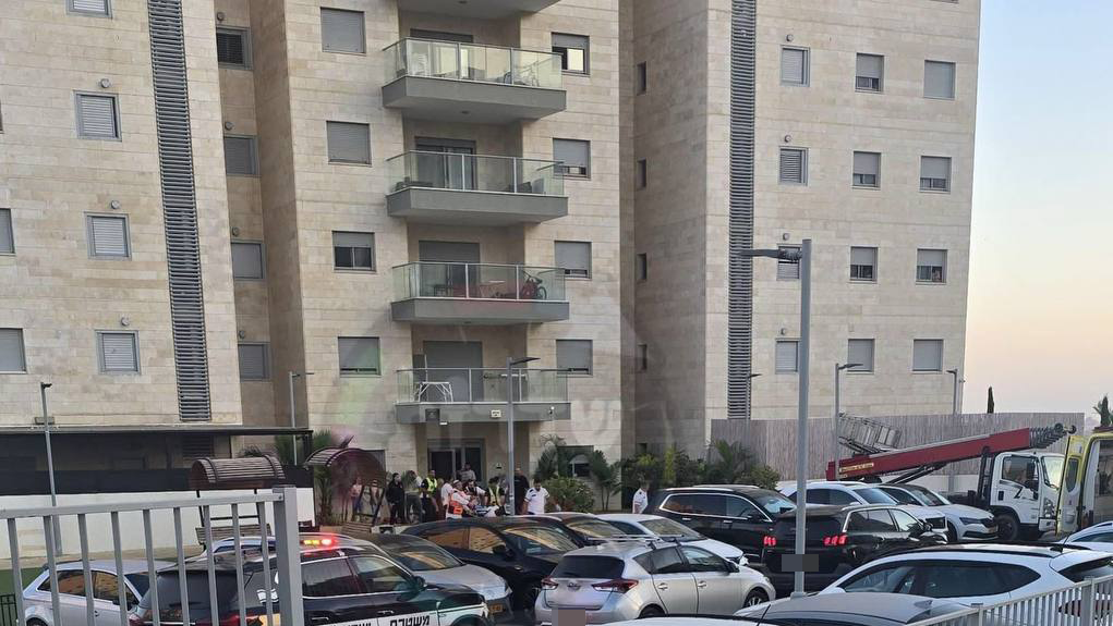 ילדה נפלה למותה בשדרות