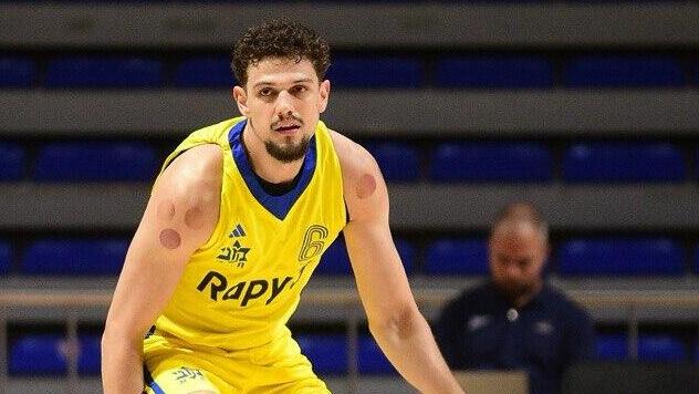 שחקן מכבי ת"א אורוש טריפונוביץ'