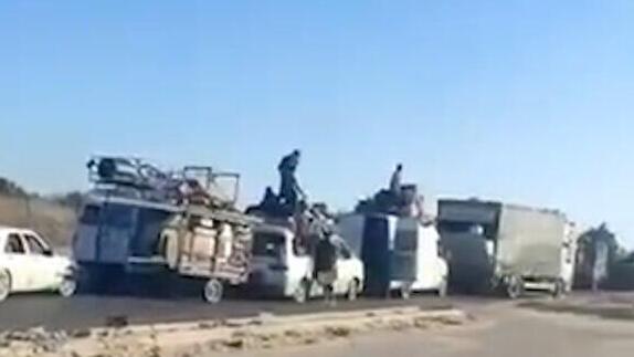 פלסטינים עוזבים את העיר עזה