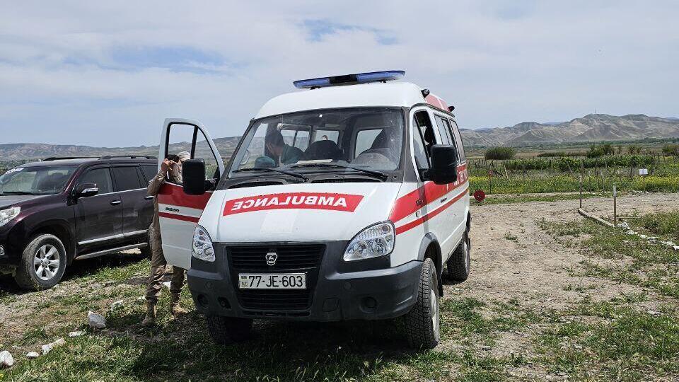 An ambulance is nearby at all times (Photo: Avi Rosenfeld) אמבולנס צמוד כל הזמן