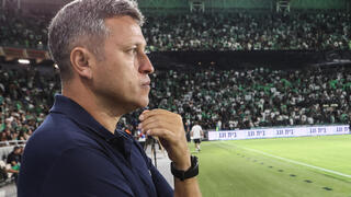 הטקס לגדי קינדה לפני המשחק בין מכבי חיפה למ.ס אשדוד