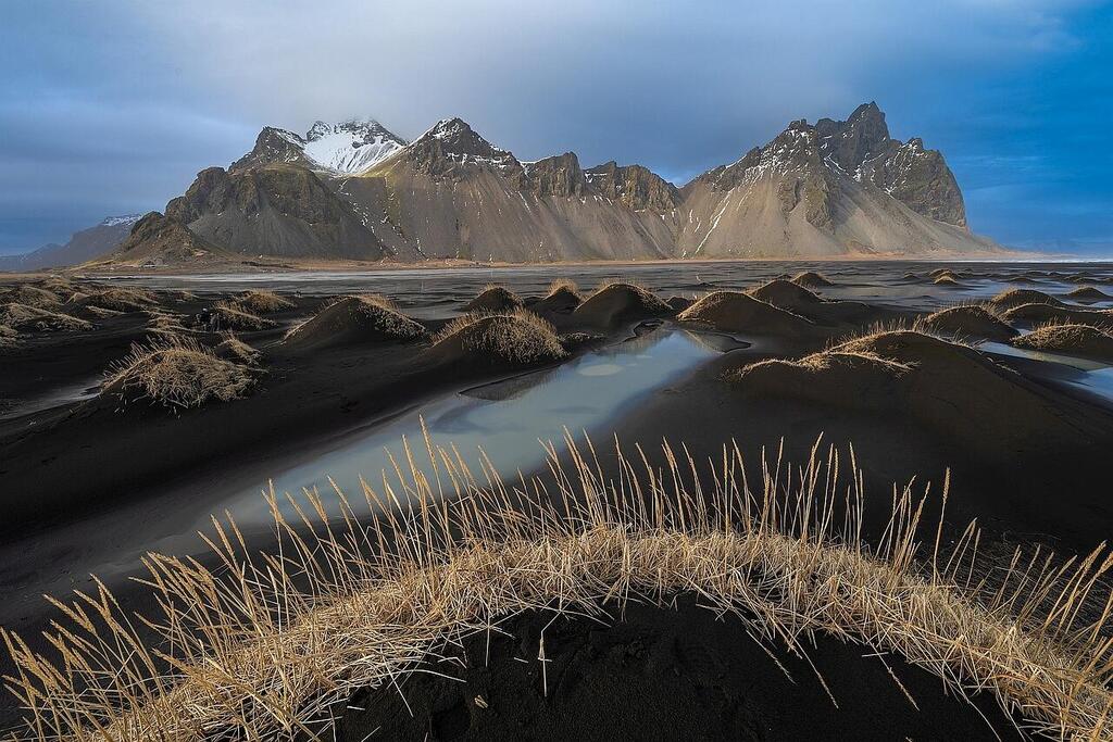 'Straw Arch', Stoknes Beach, Iceland (Photo: Ilan Shacham) "קשת קש", חוף סטוקסנס, איסלנד
