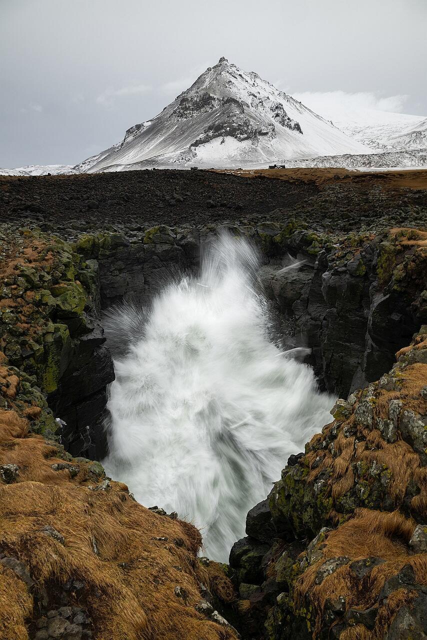 'Eruption', Arnherstäfjörður, Iceland (Photo: Ilan Shacham) "התפרצות", ארנרסטפי, איסלנד