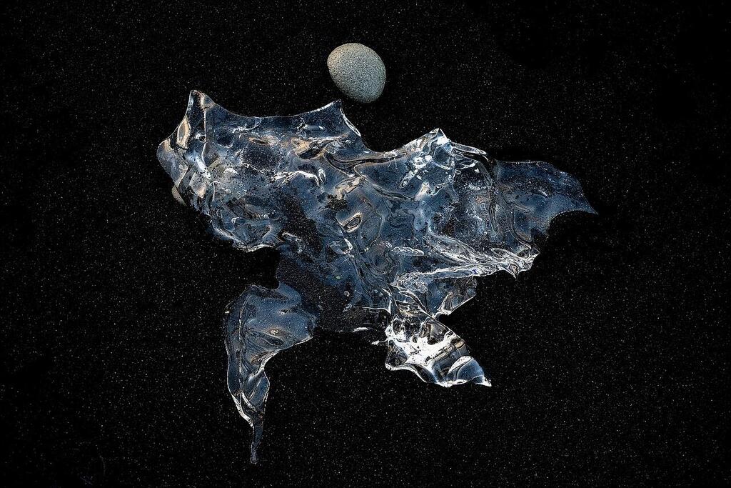 'Ice Dancer', Diamond Coast, Iceland (Photo: Ilan Shacham) "רקדנית הקרח", חוף היהלומים, איסלנד