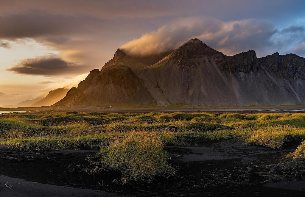 "Dew Point', Mount Vesterhorn, Iceland (Photo: Ilan Shacham) "נקודת הטל", הר וווסטרהורן, איסלנד