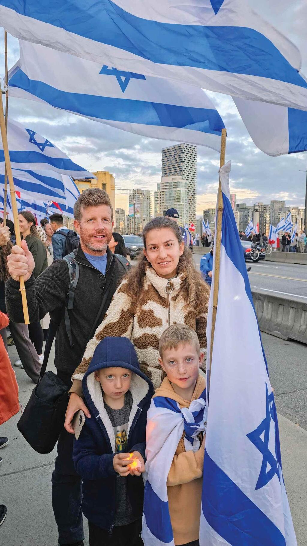 The Badin family in Cananda (Photo: Noam Badin) ונקובר, קנדה