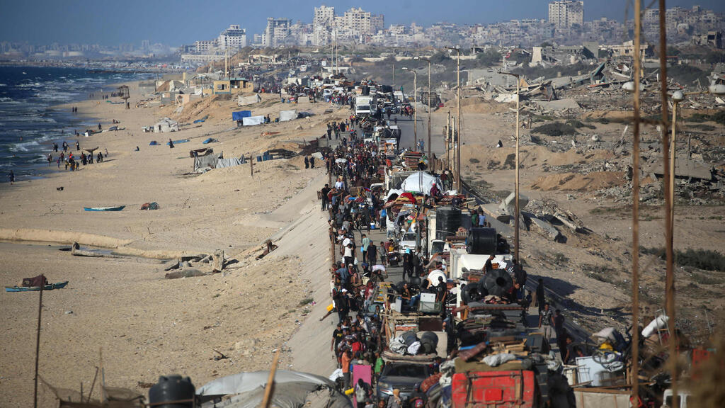 עזה פלסטינים עוזבים מצפון הרצועה דרומה