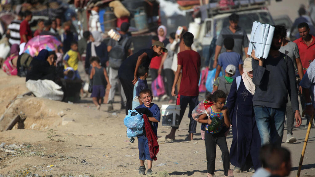 עזה פלסטינים עוזבים מצפון הרצועה דרומה