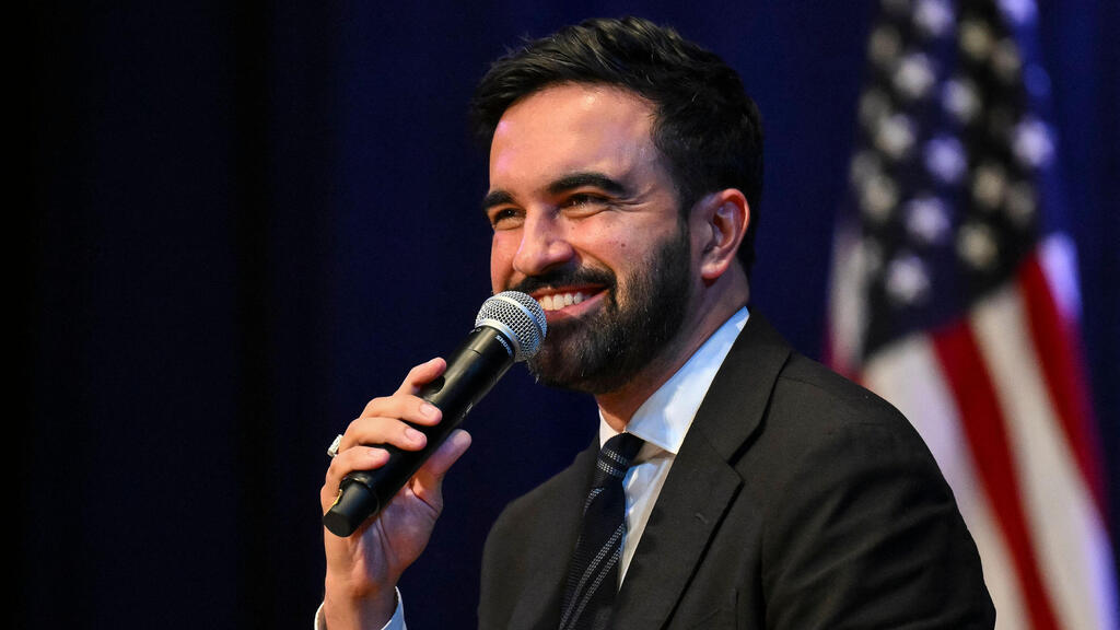 Zohran Mamdani (Photo: ANGELA WEISS / AFP) זוהראן ממדאני קמפיין לראשות העיר ניו יורק 6 בספטמבר באירוע תחת הכותרת "להיאבק באוליגרכיה"