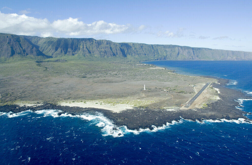 האי מולוקאי בהוואי, בו התגלה בשנת 2006 מין האלמוג החדש Iridogorgia chewbacca