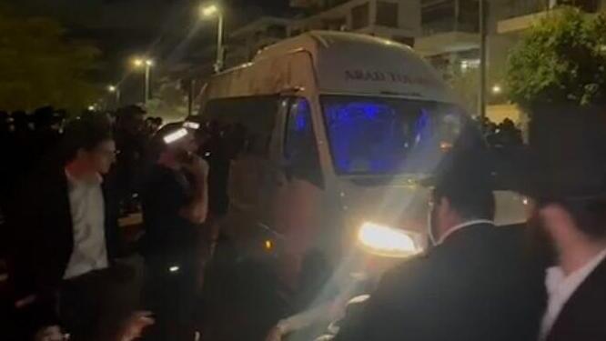 מהומות חרדים בסמוך לכלא 10 בשל מעצר וכליאתם של חרדים עריקים בנתב"ג 