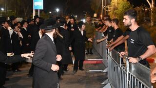 מהומות חרדים בסמוך לכלא 10 בשל מעצר וכליאתם של חרדים עריקים בנתב"ג