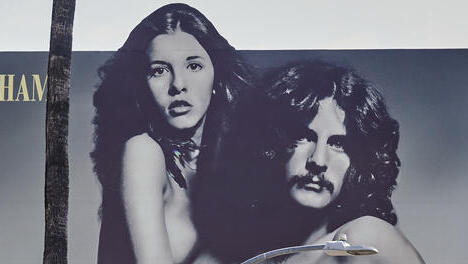 שלט פרסום בהוליווד להוצאה המחודשת של Buckingham Nicks