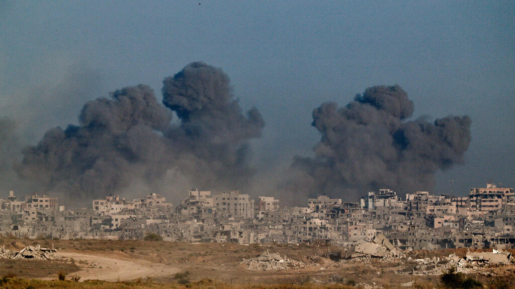 עזה עשן תקיפות צה"ל