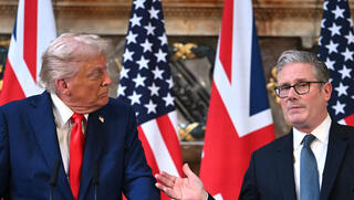 טראמפ נגד ראש ממשלת בריטניה: "סטרמר הוא לוזר"