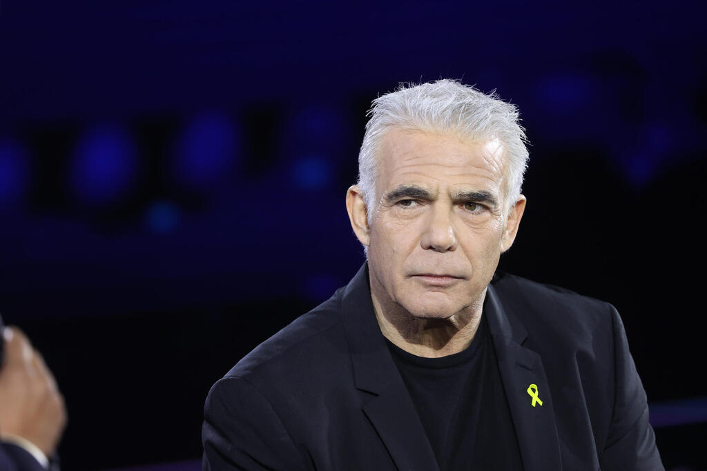 Lapid: Netanyahu has political backing to move forward (Photo: Gil Nechushtan) יאיר לפיד