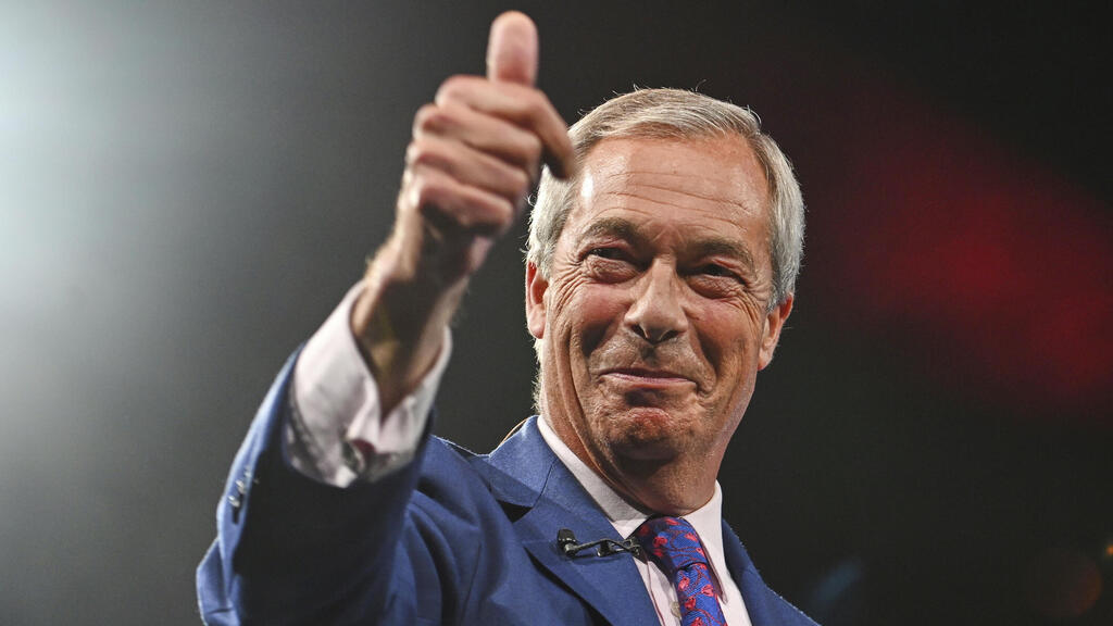Nigel Farage (Photo: Thomas Krych/AP) נייג'ל פראג' מנהיג מפלגת הימין העמוק ב בריטניה Reform UK ב כנס של המפלגה ב ברמינגהאם 6 בספטמבר
