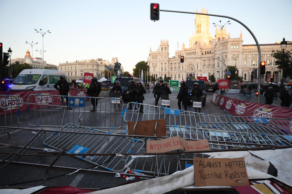 כוחות משטרה פרוסים במדריד