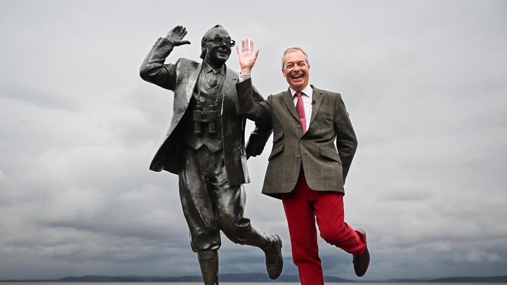 נייג'ל פראג' בביקור בצפון-מערב אנגליה באפריל