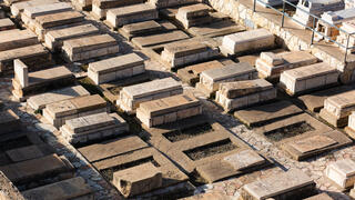 קברים בבית העלמין בהר הזיתים בירושלים