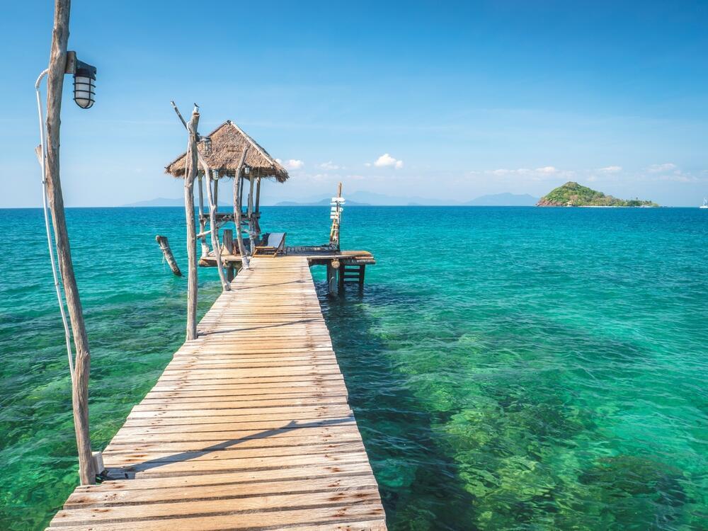 מזח עץ בקו מאק 