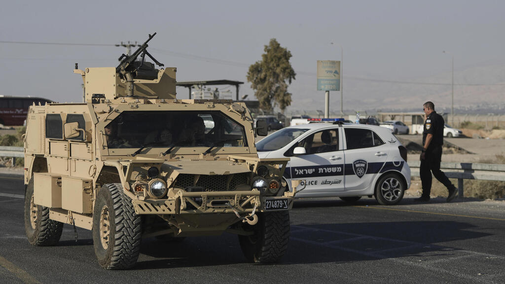 כוחות צה"ל בזירת הפיגוע במעבר אלנבי