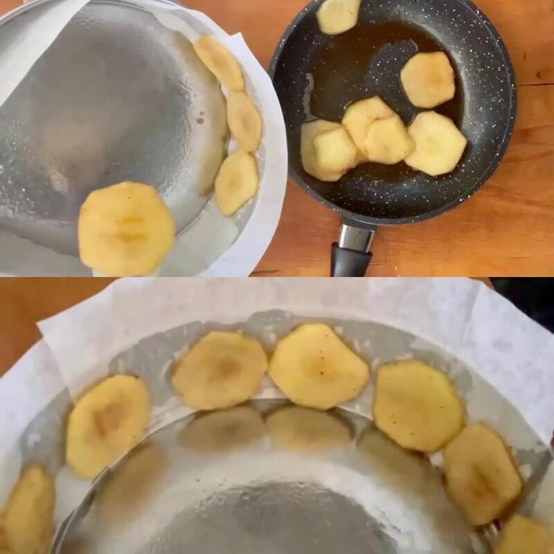 Festive honey and apple cake for Rosh Hashanah 