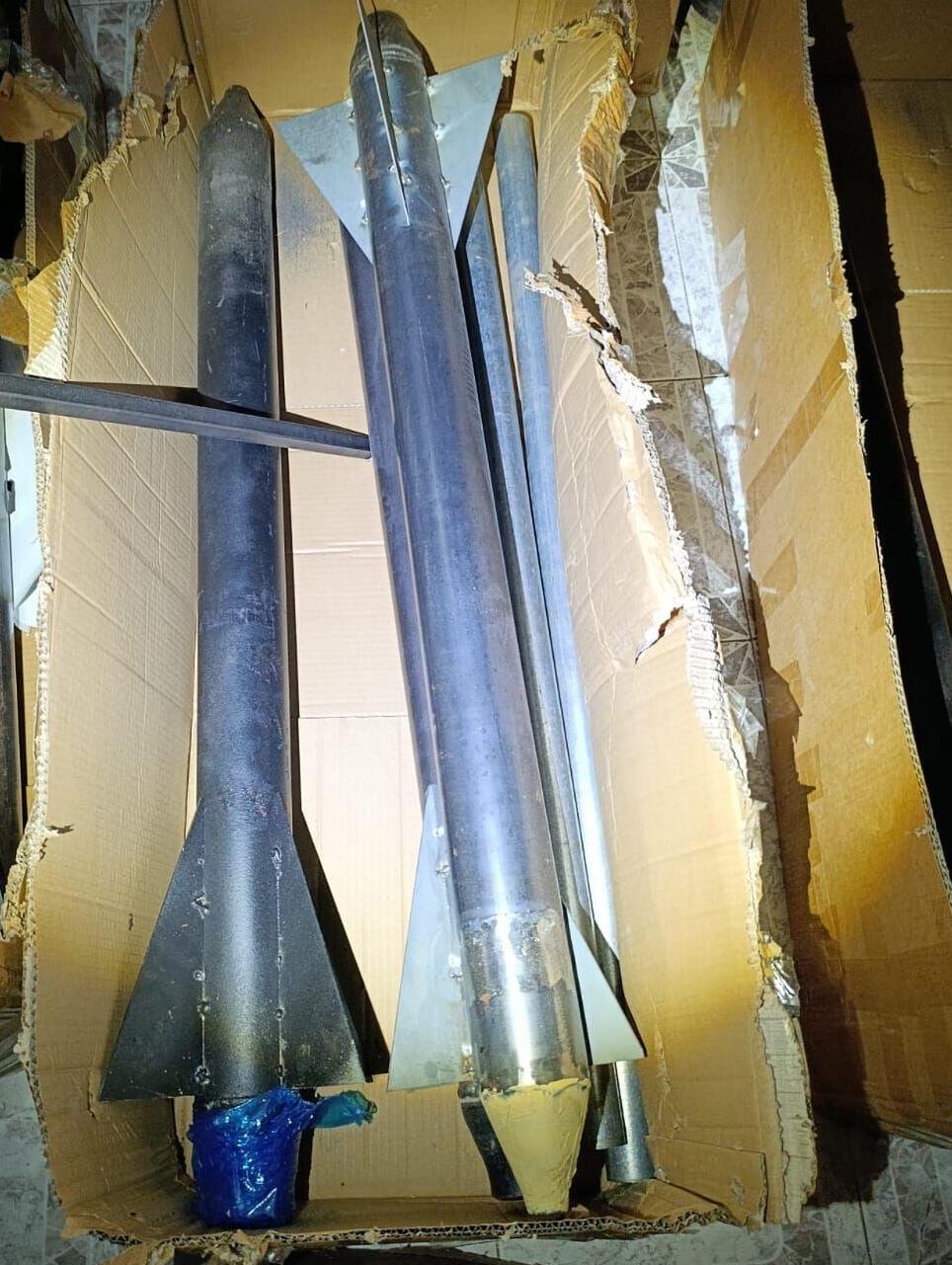 Обнаруженные у ячейки ракеты (Фото: пресс-служба ЦАХАЛа) רקטות ואמצעי לחימה נתפסו במהלך מבצע מעצרים של כוחות צה"ל, שב"כ והימ"מ במרחב רמאללה