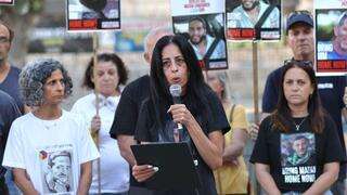 הצהרת משפחות החטופים בכיכר פריז בירושלים