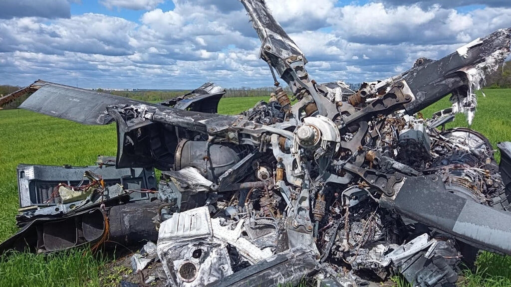 Russian helicopter shot down in battle 