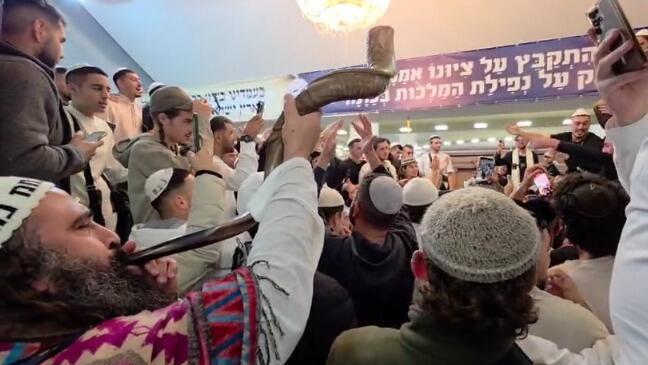 אזור קברו של רבי נחמן מברסלב במוצ"ש