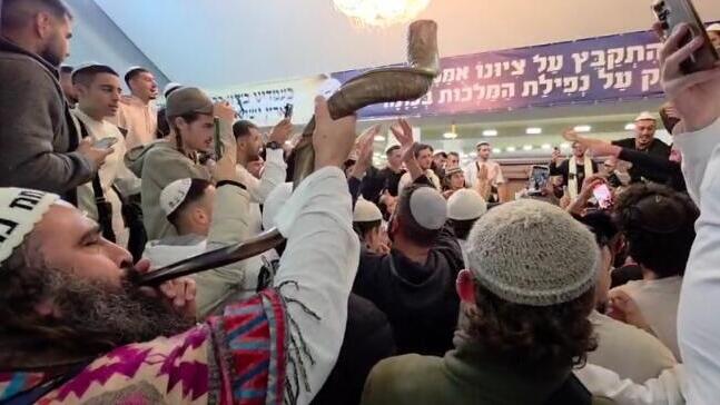 אזור קברו של רבי נחמן מברסלב במוצ"ש