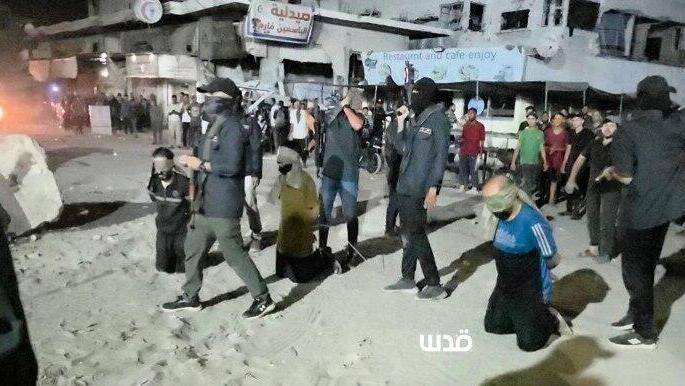 אנשי חמאס מוציאים להורג משתפי פעולה