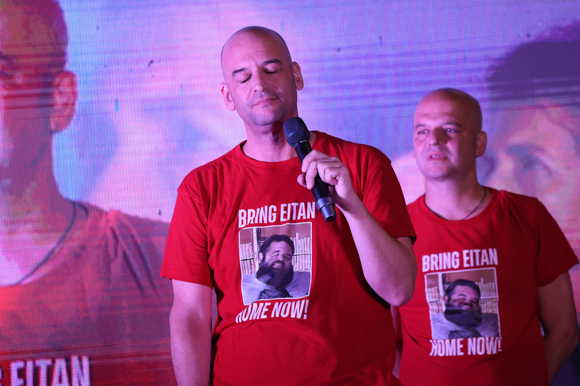 שורד השבי יאיר הורן בעצרת לשחרור חטופים בירושלים 