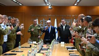 נתניהו בהרמת כוסית לראש השנה עם פורום מטכ״ל