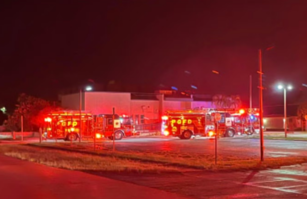 Fire trucks outside the Chabad center over the weekend (Photo: Punta Gorda Police Department) רכבי כיבוי ליד בית חב"ד בסוף השבוע