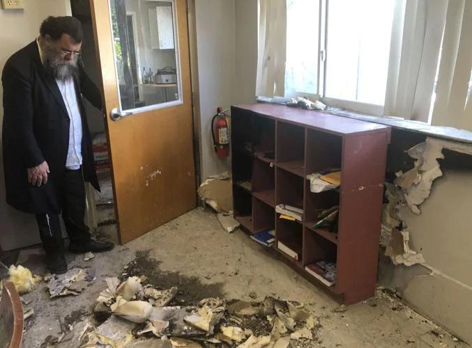 Damage to the building (Photo: Chabad of Charlotte County) המשטרה המקומית מגדירה את המעשה "פשע שנאה"