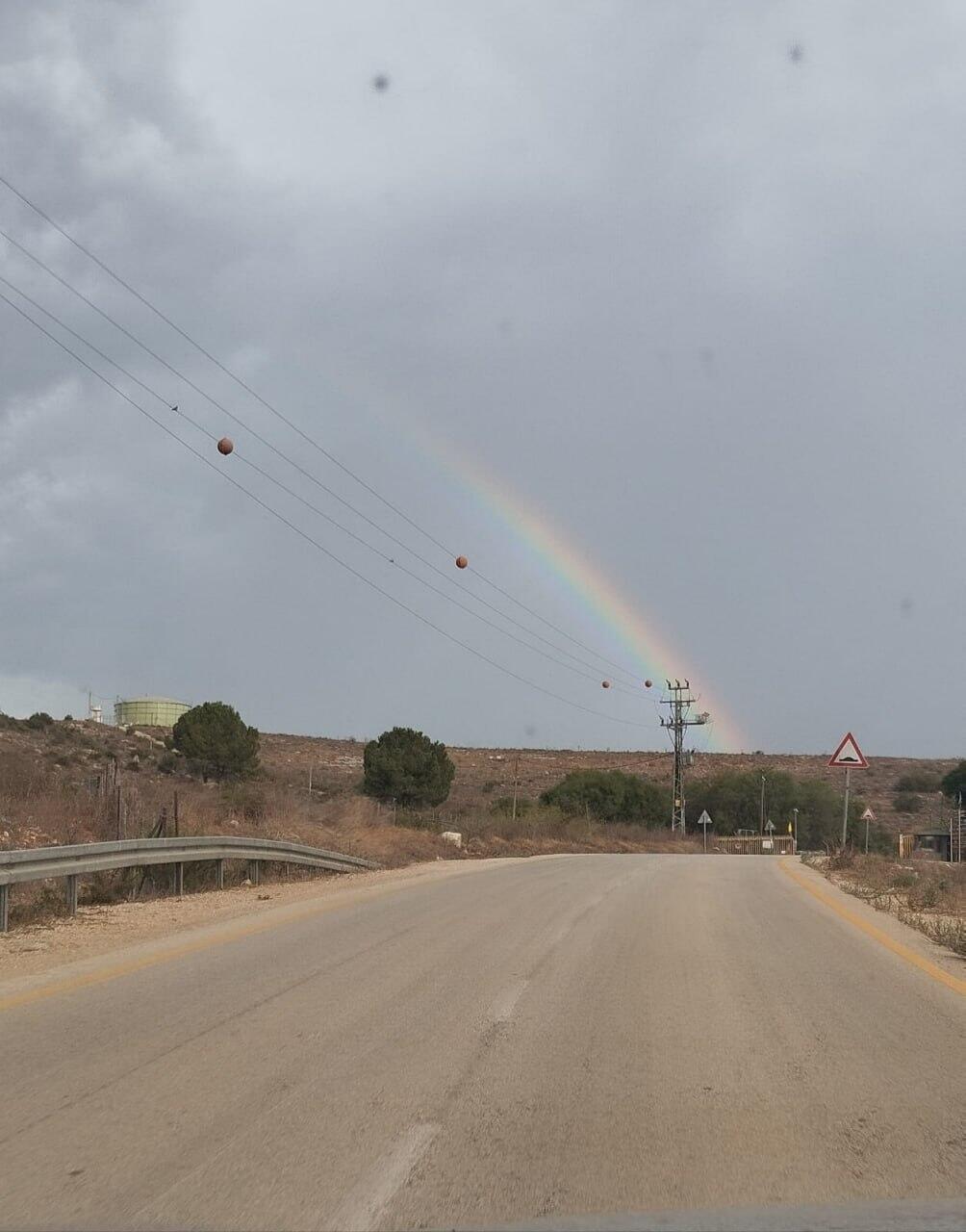 קשת וגשם בקיבוץ חנתון בגליל התחתון