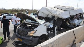 זירת תאונת הדרכים בכביש 5, בין מינבוס למשאית