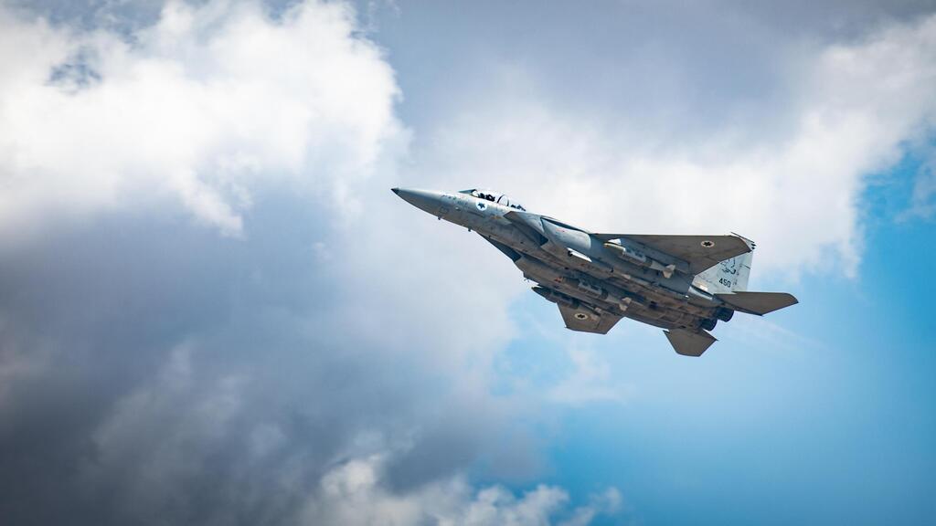 המראת מטוסי קרב של חיל האוויר לתקיפה בתימן